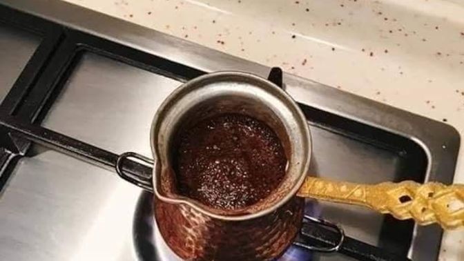 Gece gece gizlice kahve yaparken çaya ihanet etmiş oluyor muyum?🥹?