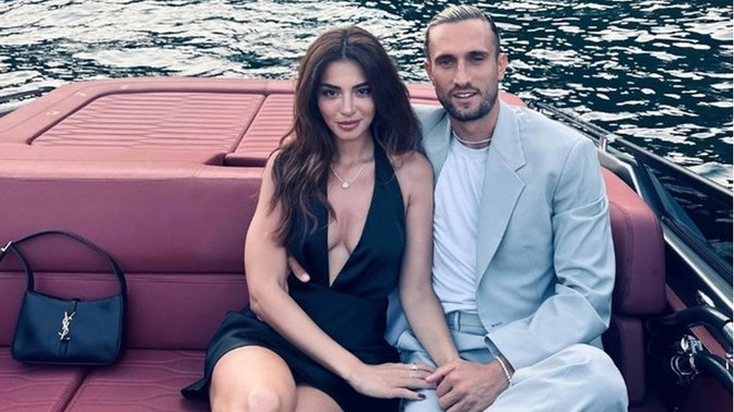 Yanında sevgiline yürüyen olursa tepkin ne olur?
