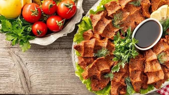 Çiğ köfteyi dürüm mü, porsiyon mu seversiniz?