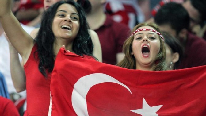 Futbol seven kadın itici midir?