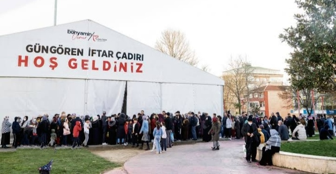 Enişteniz akşam hazırlan yemeği bu akşam dışarda yiyelim diyip , beni iftar çadırına götürdü sizce trip atmakta haksız mıyım?