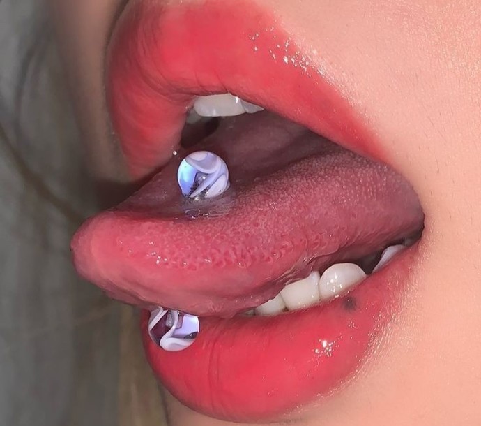 Dil piercingi sizce itici mi?