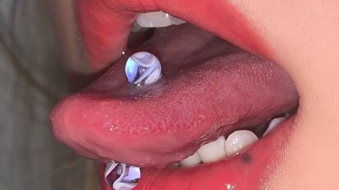Dil piercingi sizce itici mi?