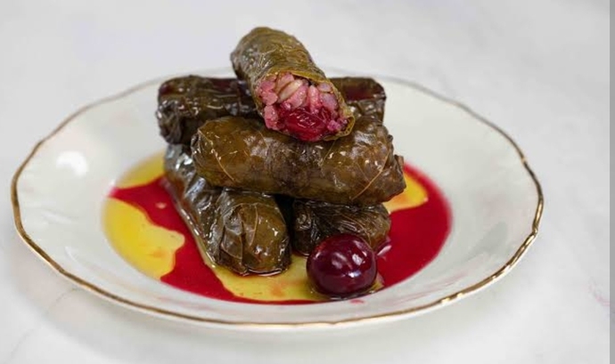 Vişneli yaprak sarma sever misiniz?