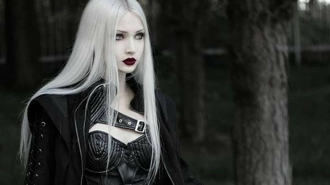 Gotik tarza sahip biri size nasıl bir vibe verir?