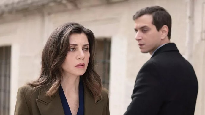 Aşk mı gelip geçicidir sevgi mi?