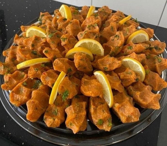 Çiğ köfte mi yoksa mercimek köftesi mi?