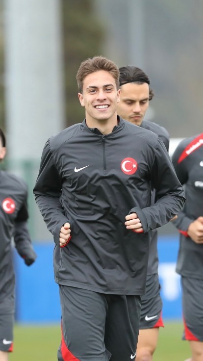 Kızlar tanıdınız mi bu yakışıklı ve yetenekli gençleri favoriniz kim?
