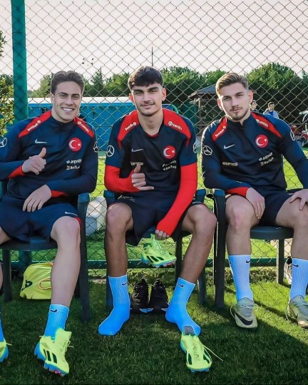 Kızlar tanıdınız mi bu yakışıklı ve yetenekli gençleri favoriniz kim?