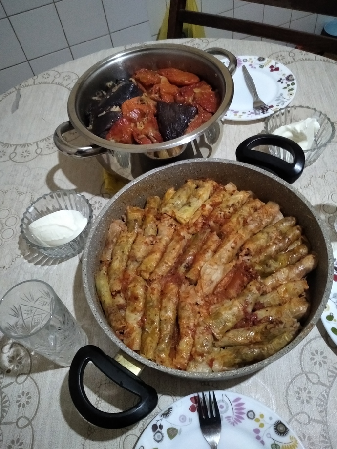 2 yumurta bile kırmayı bilmeyen kızlar ne işe yarıyorsunuz?