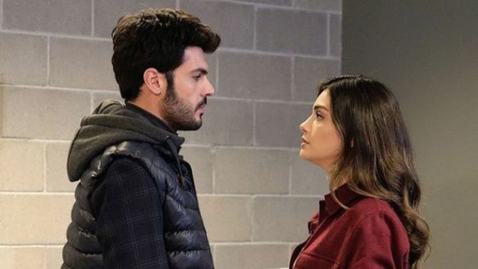 Birinden vazgeçmem gerekiyor ama vazgeçemiyorum. Bu aşk mı, bağımlılık mı?