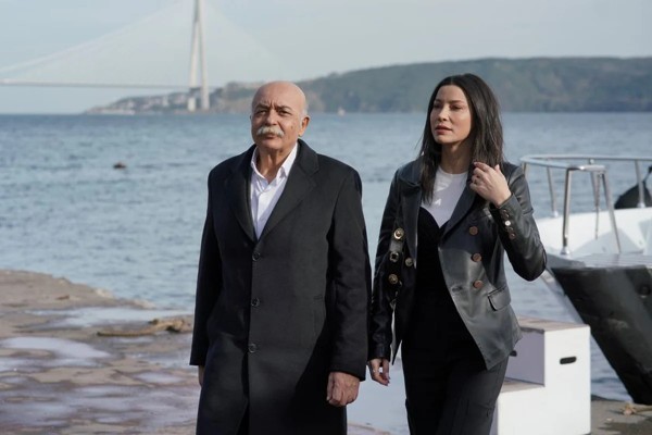 Kendinizden yaşça büyük, insanlarla mı iyi anlaşıyor sunuz küçük olanlarla mı?