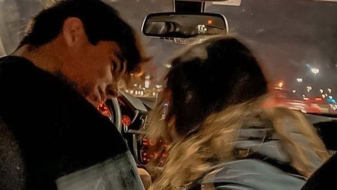 Gecenize bir şarkı bırakayım mı?