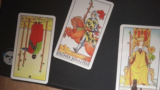 Tarot isteyen varmıı?