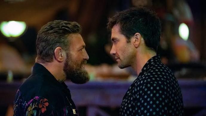 Jake Gyllenhaal’ın başrol oynadığı Bar Fedaisi filmi artık çıktı ! İzleyecek misiniz?