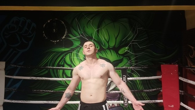Yuri Boyka dövmesi yaptırıp Kickboks yapmaya başladım, sizce benden adam olur mu?