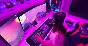 Bilgisayarda sadelikten yana mısın, RGB ışıklandırmadan yana mı?
