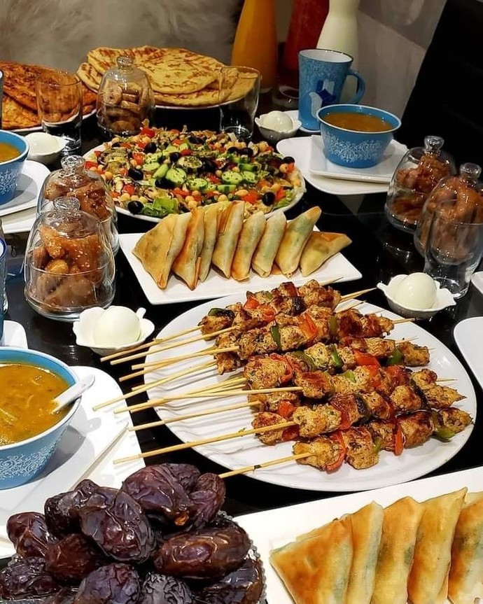 Ramazan ayında sahur sofrasına mı, iftar sofrasına mı daha güzel hazırlıklar yaparsınız 😋?