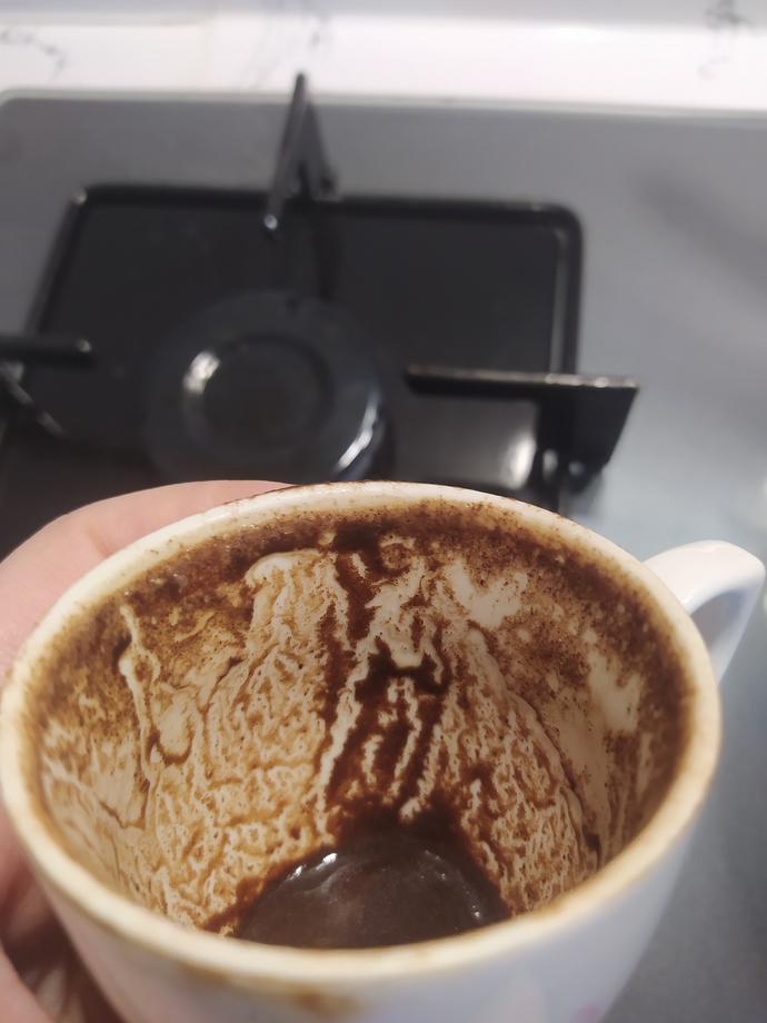 Birisi falımda ne gördüğünü söyleyebilir mi acabası?