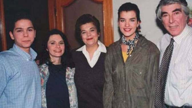 90'lar tarzındaki zarafet sizce de çok hoş değil mi?