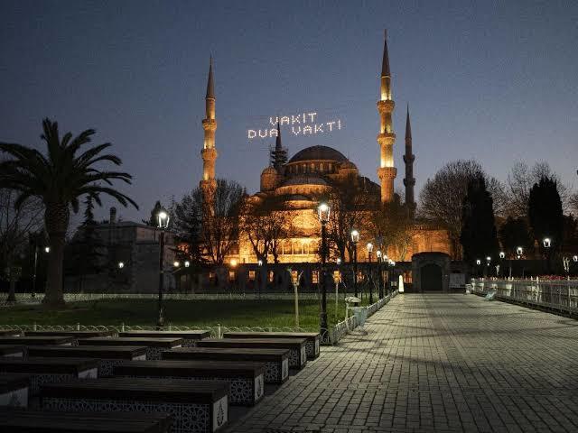 Bulunduğunuz bölgede iftara kaç dakika kaldi?