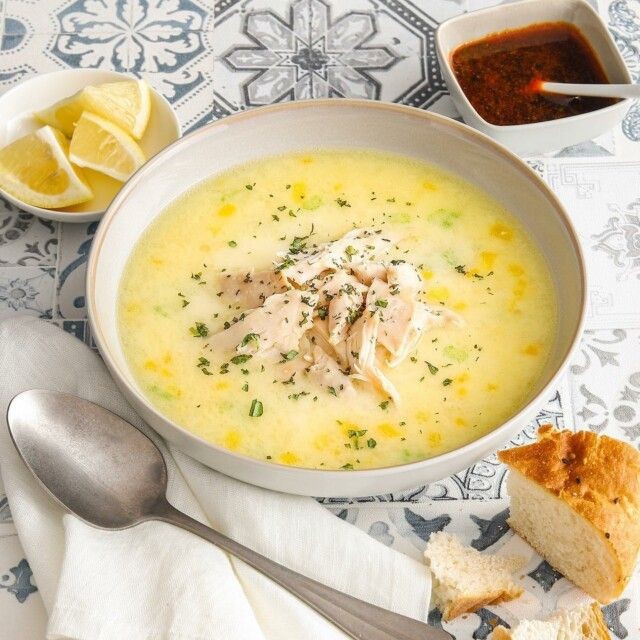 Ramazan ayında hangisini çorbanıza doğramak daha lezzetli ve doyurucu oluyor, kruton/ kızarmış ekmek mi, direkt pide mi 😋👍?
