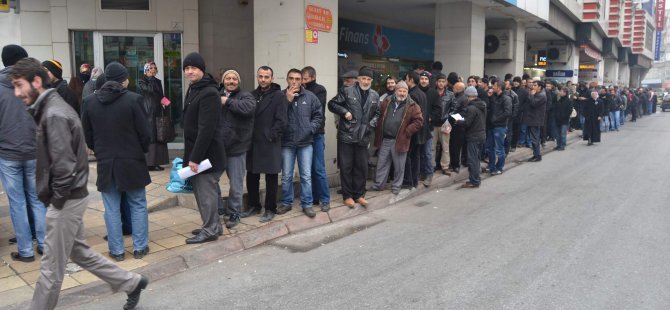 Bu hayatta sizi ilk sırada tutan birisi var mı?