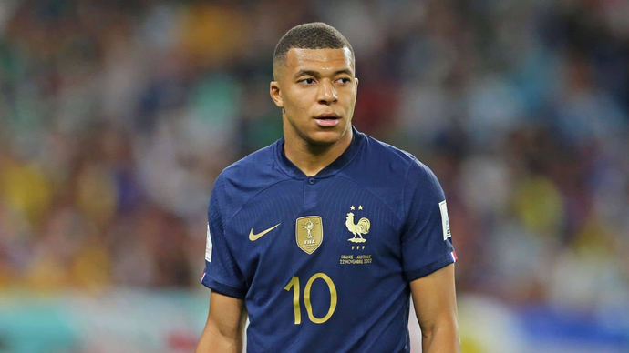 Mbappe Futbolcular milli takımda oynadıkları için para almamalı. dedi. Sizce mantıklı mı?