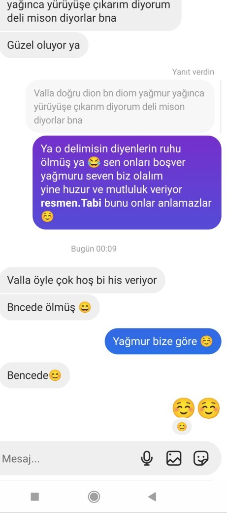 Ynwi tanıştığım kızın hikayesine yanıt verdim konuşma bu şekilde gelişti sizce umut var mı nasıl hareket etmeliyim?