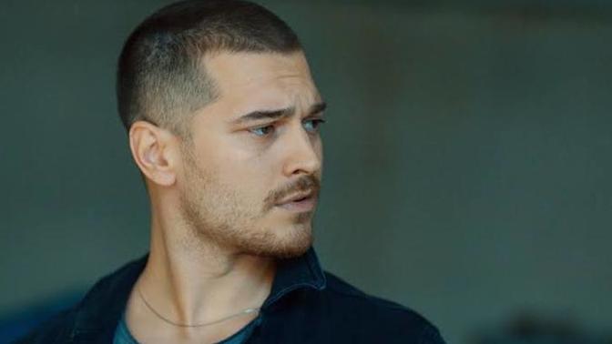 Çağatay Ulusoy kısa saçın en çok yakıştığı kişi değil mi sizce de?