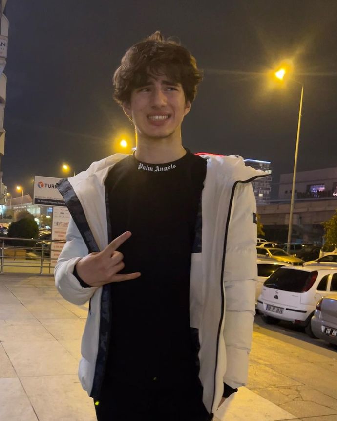 Türk milli artistik buz patencisi, TikTok ve Instagram fenomeni Ali Efe Güneş yakışıklı mı?