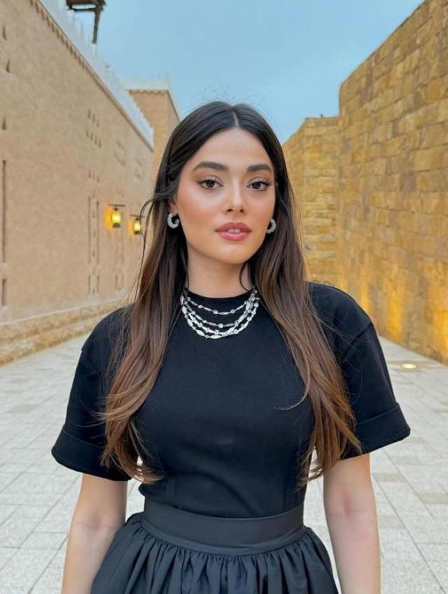 Simay Barlas Suudi Arabistana gitti. İzdihama yol açtı! Sence hak ediyor mu?