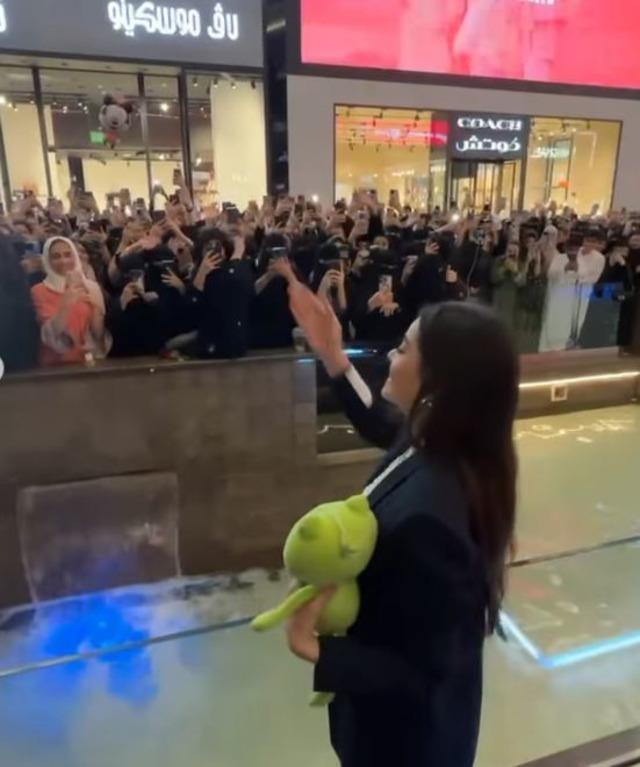 Simay Barlas Suudi Arabistana gitti. İzdihama yol açtı! Sence hak ediyor mu?