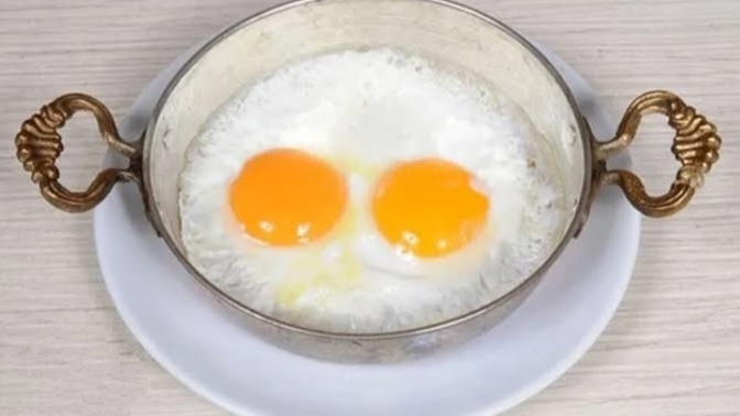 Sahura sahanda iki yumurta kırayım da millet sahur nasıl hazırlanırmış görsün değil mi?