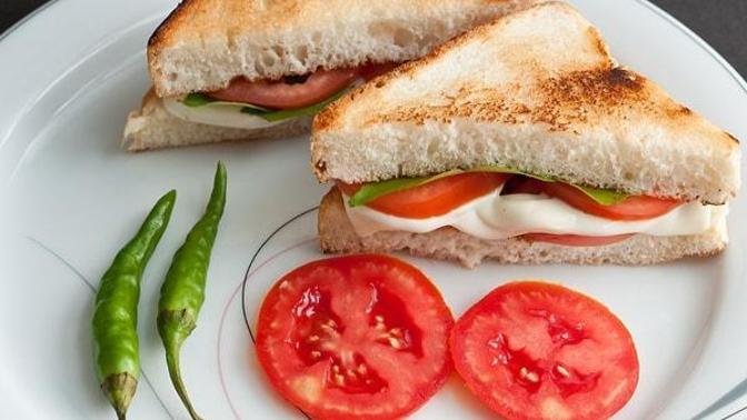 Sence ekmek arası peynir, domates çoğu yemekten güzel mi?
