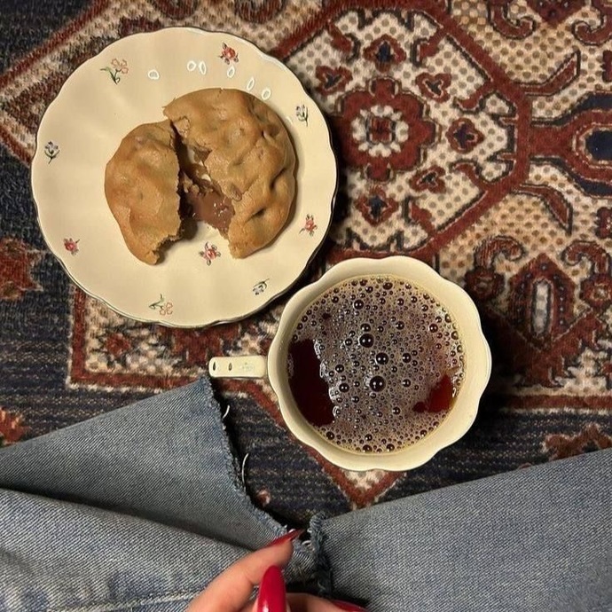 Çikolatalı tatlıların yanına çay mı kahve mi?