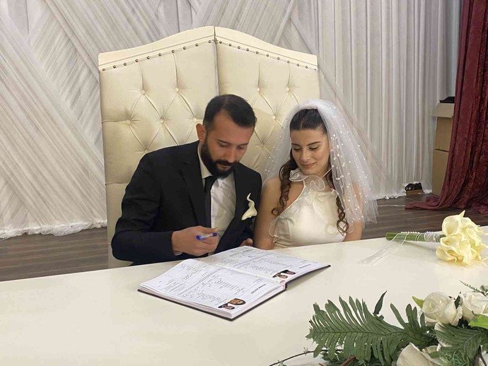 Nikah masasında, tam da imzadan önce eşin sana ben ateistim dese ne yapardın?