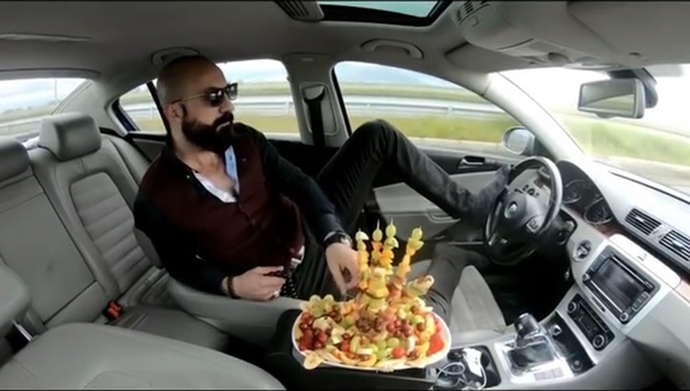 Aracında yemek yer/yedirir misin?