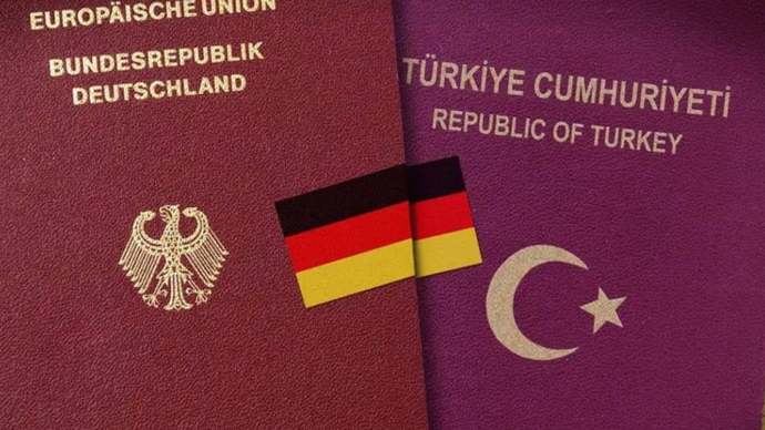 Almanyada, çifte vatandaşlığı kolaylaştıran yasa Resmi Gazetede yayımlandı. Çifte vatandaşlık hakkına sahip olmak ister miydiniz?