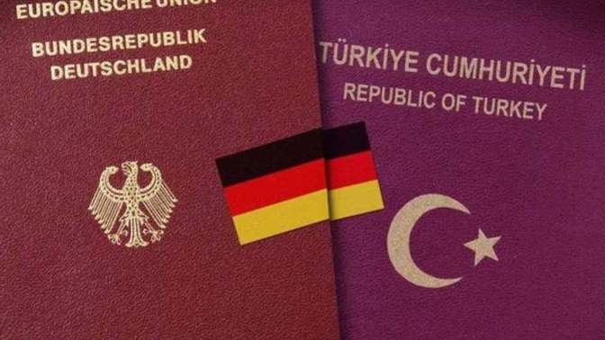 Almanya'da, çifte vatandaşlığı kolaylaştıran yasa Resmi Gazete'de yayımlandı. Çifte vatandaşlık hakkına sahip olmak ister miydiniz?
