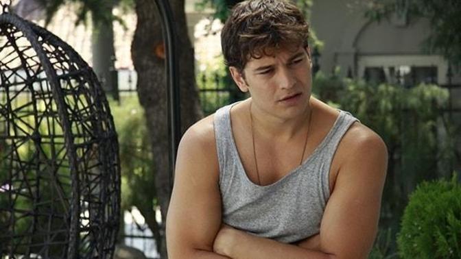 Çağatay Ulusoy'u hangi karakter olarak tanıdınız?