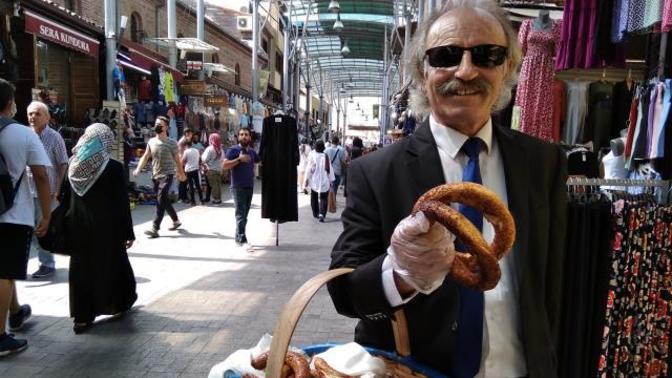 MHP Milletvekili, emeklilere ek iş yapmaları ve simit satmaları tavsiyesinde bulundu! Sizce emekliler ek iş yapmalı mı?