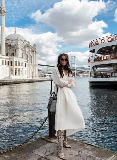 Fotoğraf çekerken güzel poz verebiliyor musunuz?