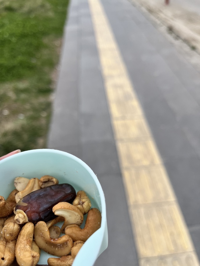 Yolda yürürken bir şeyler yiyebiliyor musunuz?