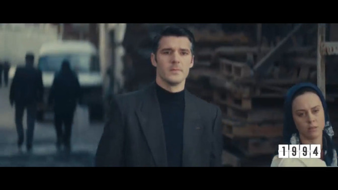 Hatıran yeter reklamındaki bu adam nerede oynuyordu ya bi türlü bulamadım adı neydi?
