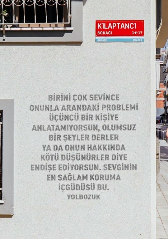 Yaşadığın olayları 3. kişilere anlatır mısın?