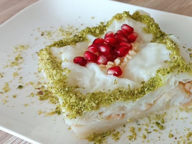 Ramazan sofralarının baştacı güllaç tatlısını en çok hangi kırmızı meyvelerle yakıştırıyorsunuz?