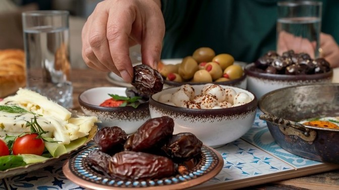 Oruç nasıl geçiyor en çok su içmeyi mi, yemek yemeyi mi arıyorsunuz?