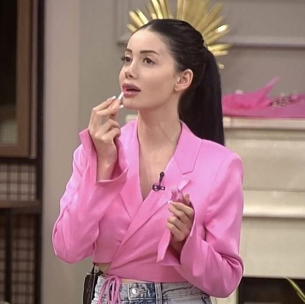 Aşırı süslü kadınlar erkeklere itici mi geliyor?