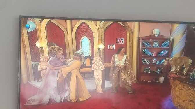 Günaydın, sabah uyandınız ve tv de bu dizi naparsınız?